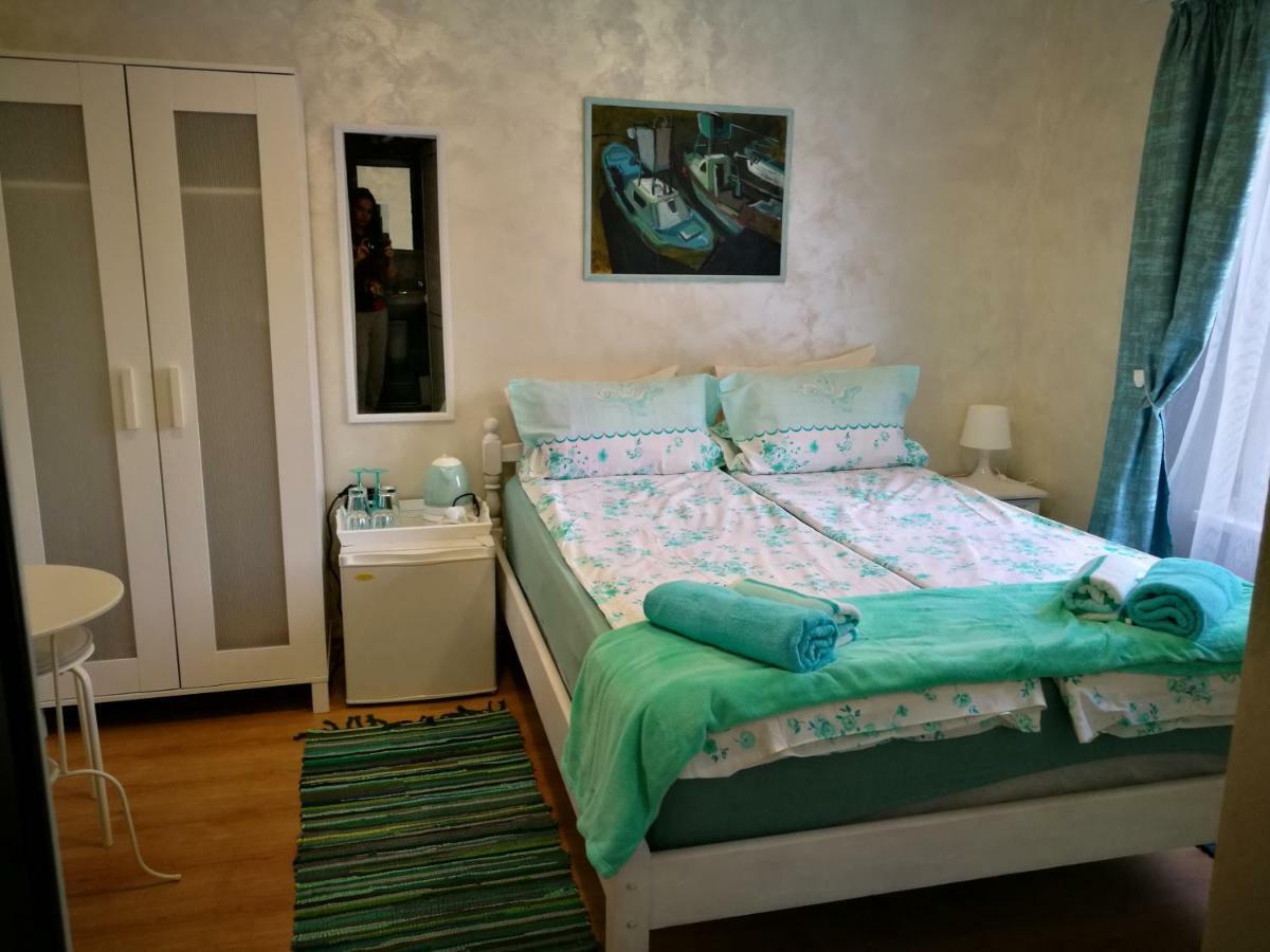 Paradise Hotel *